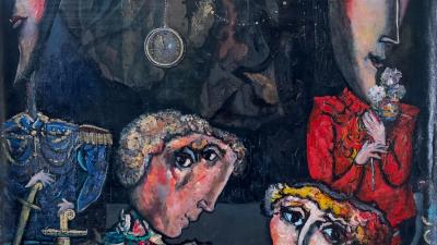 Яскравий сюрреалістичний живопис з театральними фігурами та ляльками на темному фоні.